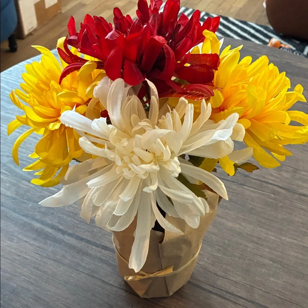 Potted Floral Artificial Chrysanthemum Arrangement